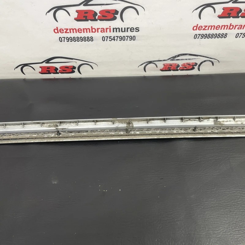 Bandou usa stanga spate / Volkswagen Passat B6 2010 / Caroserie, oglinzi si faruri