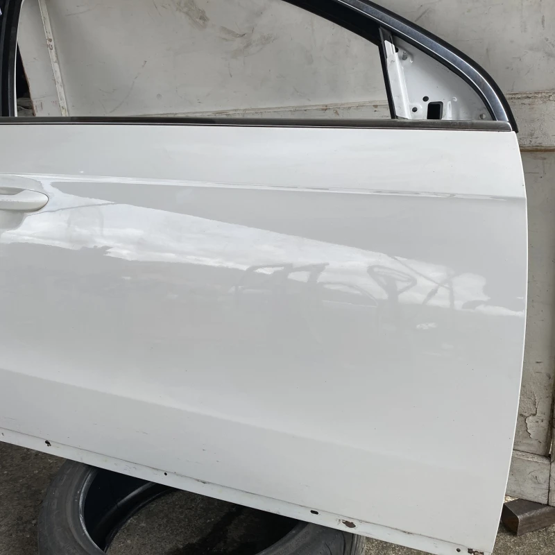 Usa dreapta fata / Volkswagen Passat B7 2012 / Caroserie, oglinzi si faruri