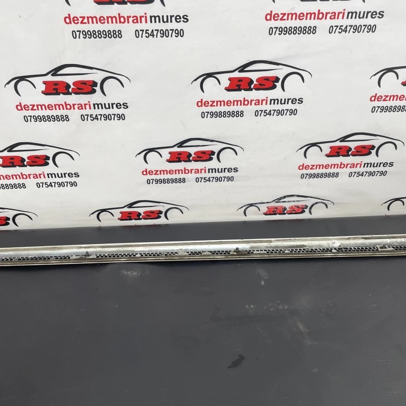 Bandou usa stanga fata / Volkswagen Passat B7 2012 / Caroserie, oglinzi si faruri