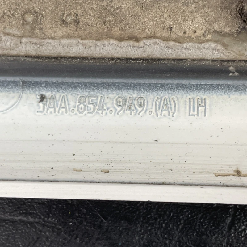 Bandou usa stanga spate / Volkswagen Passat B7 2012 / Caroserie, oglinzi si faruri