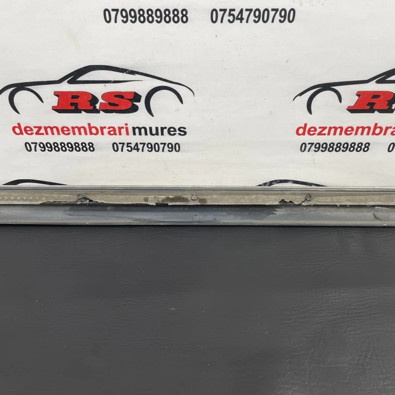 Bandou usa stanga spate / Volkswagen Passat B7 2011 / Caroserie, oglinzi si faruri