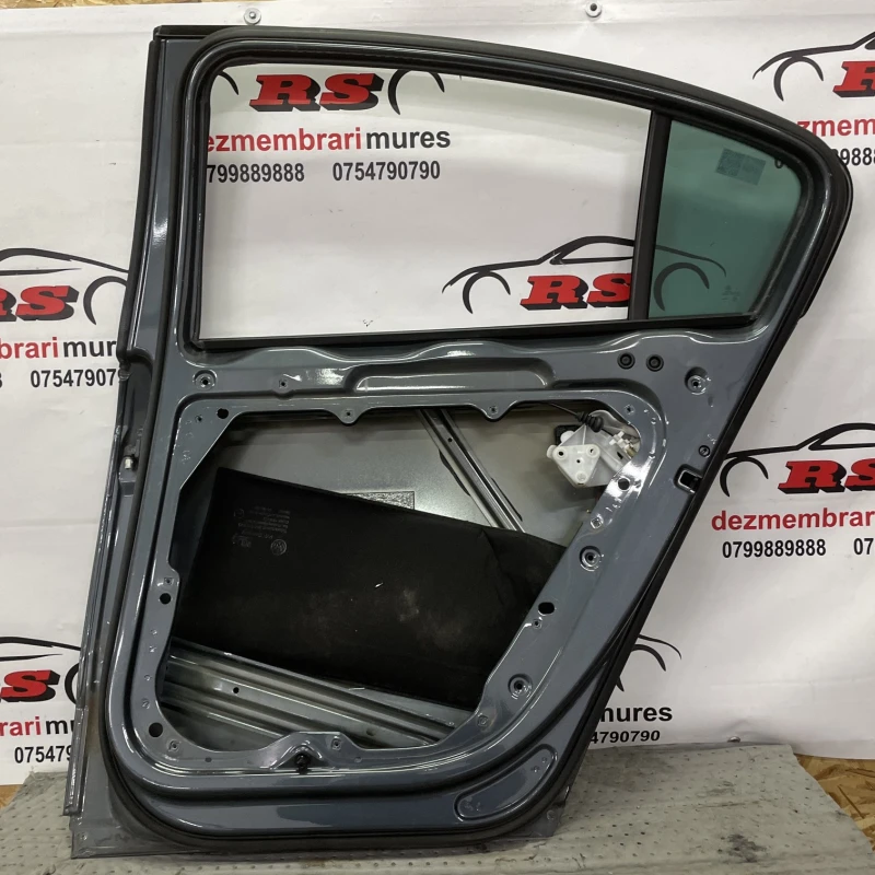 Usa dreapta spate / Volkswagen Passat B7 2011 / Caroserie, oglinzi si faruri