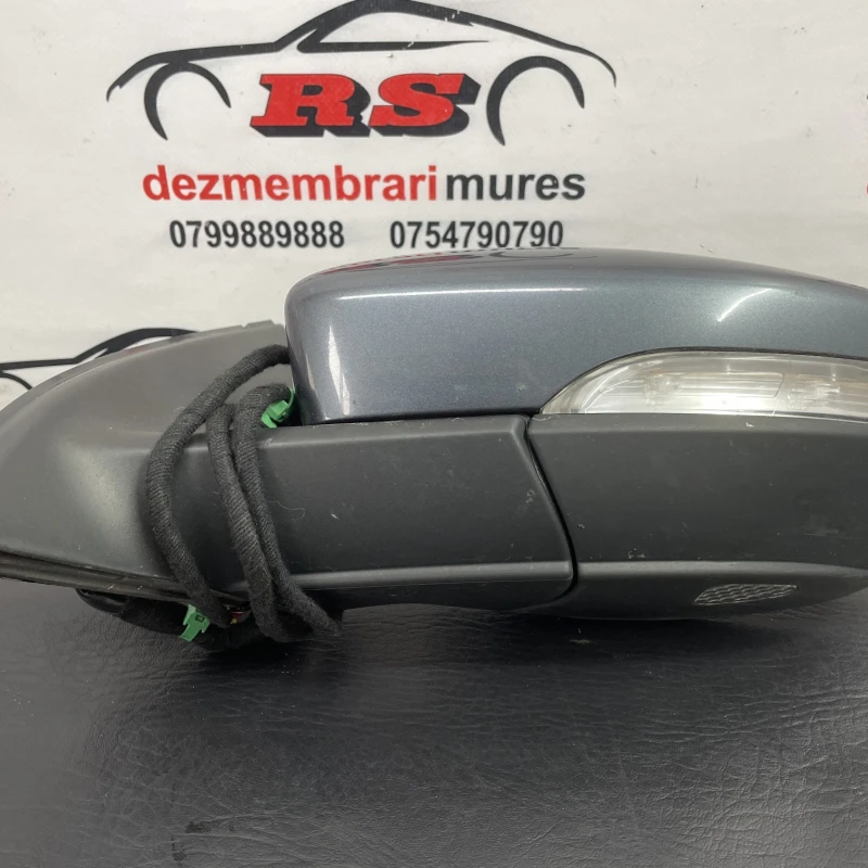 Oglinda stanga / Volkswagen Passat B7 2011 / Caroserie, oglinzi si faruri