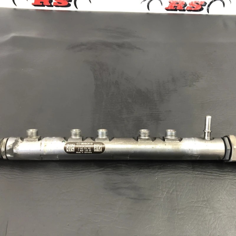Rampa injectoare cu senzor BMW Seria 5 F10 2012
