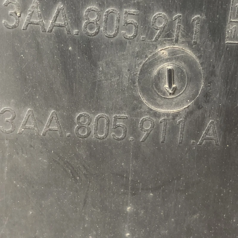 Carenaj stanga fata mic / Volkswagen Passat B7 2011 / Caroserie, oglinzi si faruri