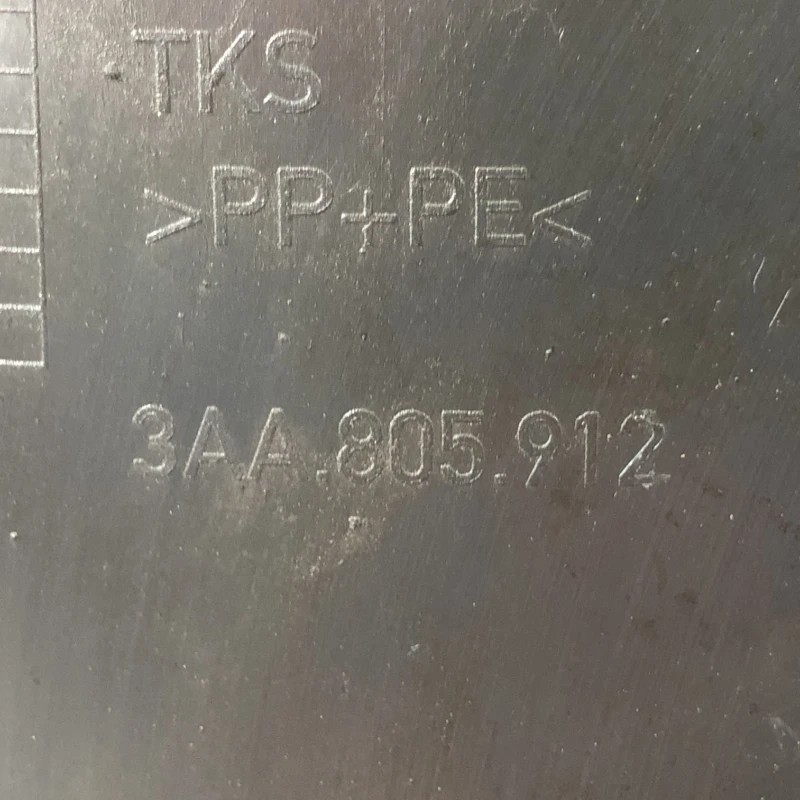 Carenaj dreapta fata mic / Volkswagen Passat B7 2011 / Caroserie, oglinzi si faruri