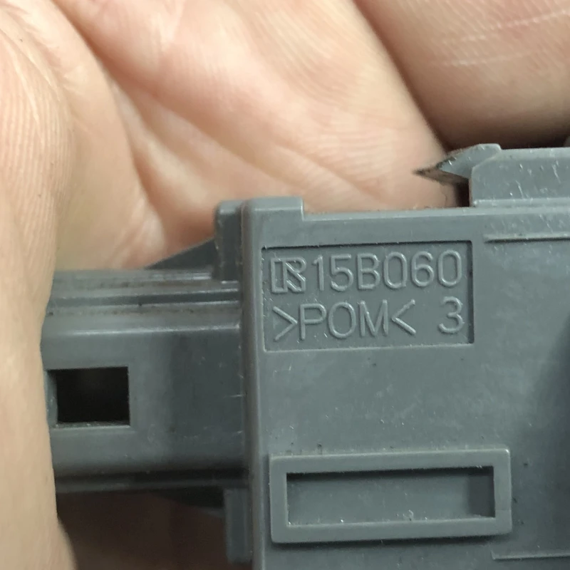 Buton avarie / Toyota Rav4 XA30 2007 / Audio si electronice