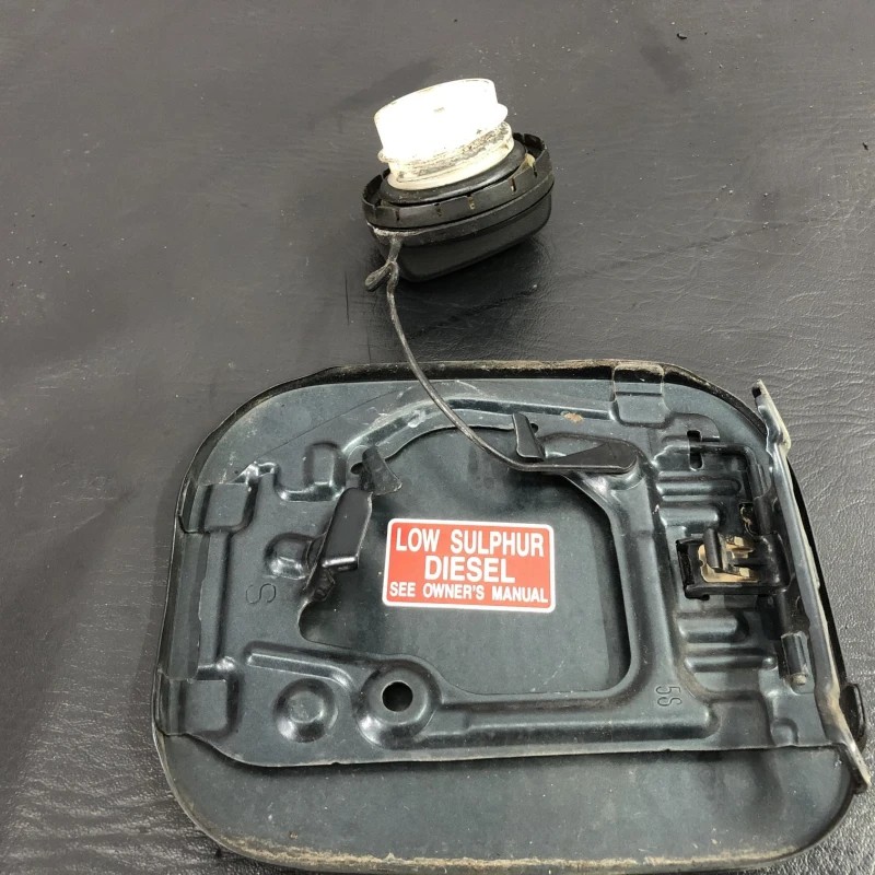 Capac usa rezervor / Toyota Rav4 XA30 2007 / Caroserie, oglinzi si faruri