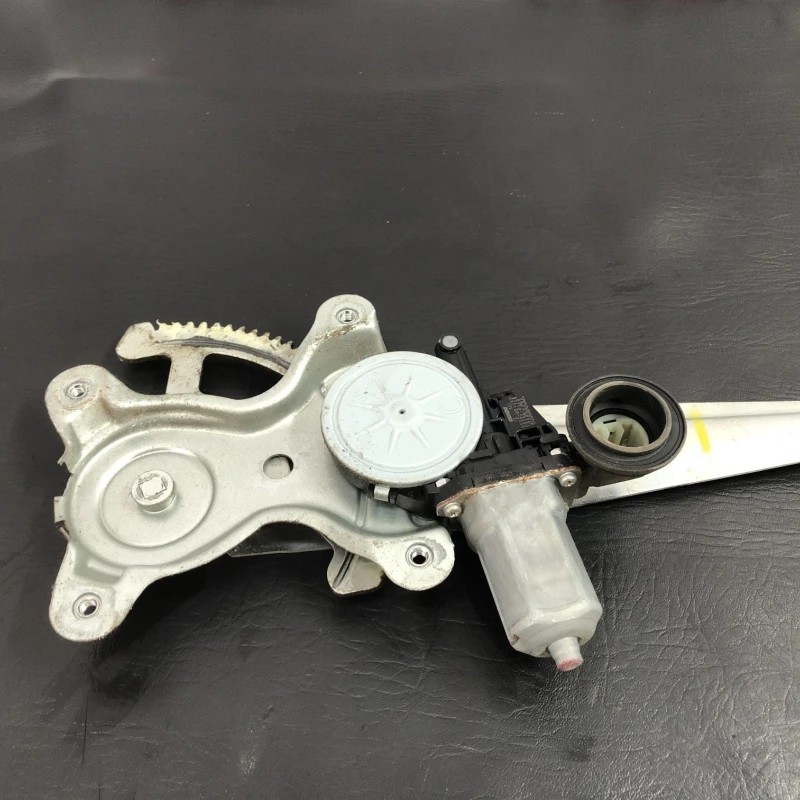 Macara geam stanga spate Toyota Rav4 XA30 2007