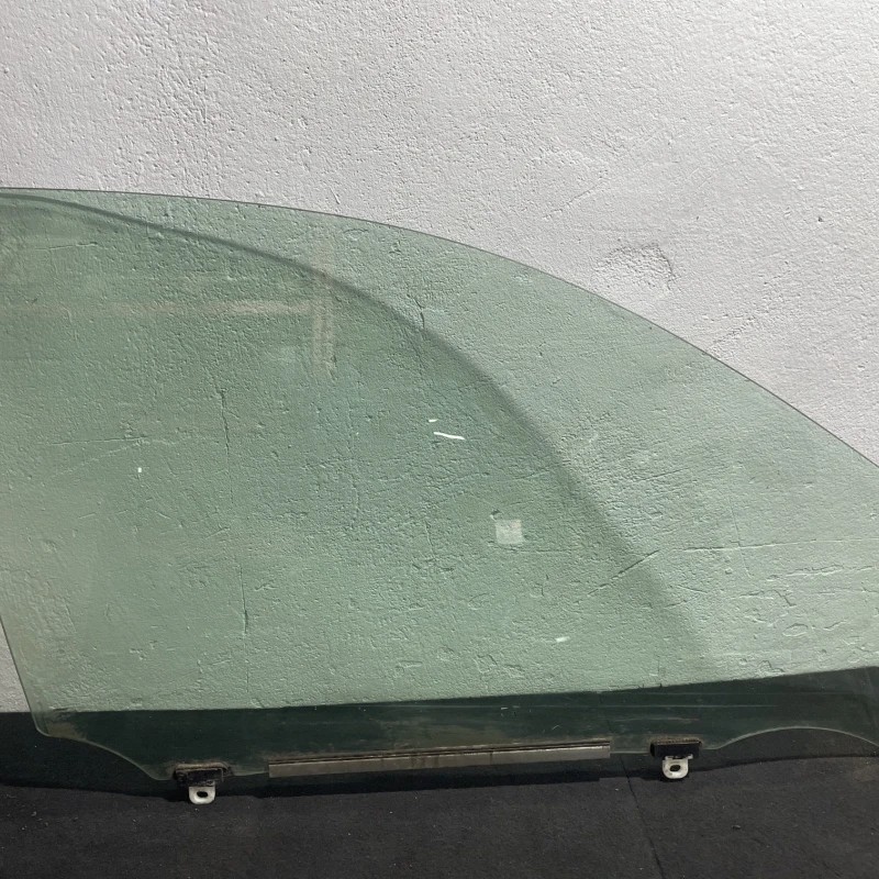 Geam dreapta fata / Toyota Rav4 XA30 2007 / Caroserie, oglinzi si faruri