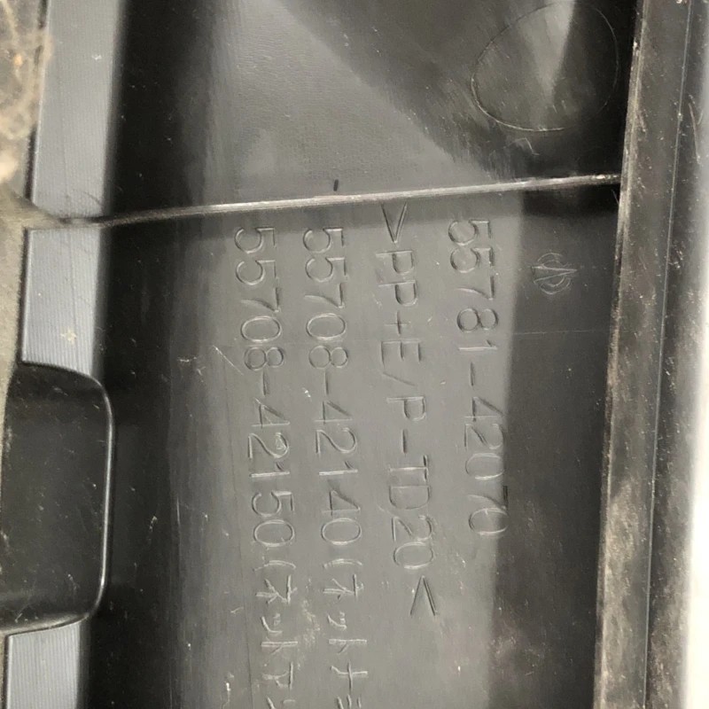 Grila stergatoare / Toyota Rav4 XA30 2007 / Caroserie, oglinzi si faruri