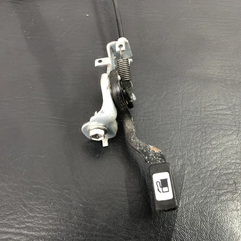 Cablu deschidere rezervor / Toyota Rav4 XA30 2007 / Caroserie, oglinzi si faruri