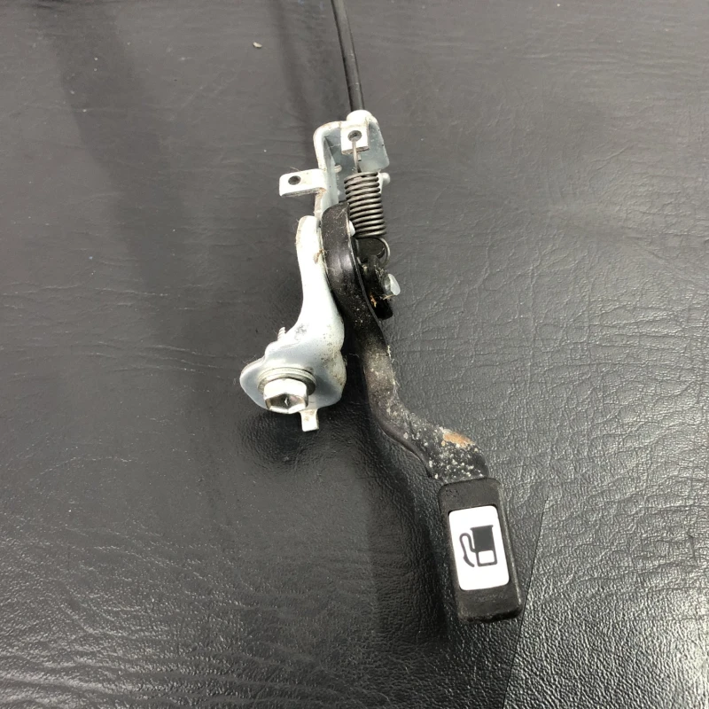 Cablu deschidere rezervor / Toyota Rav4 XA30 2007 / Caroserie, oglinzi si faruri