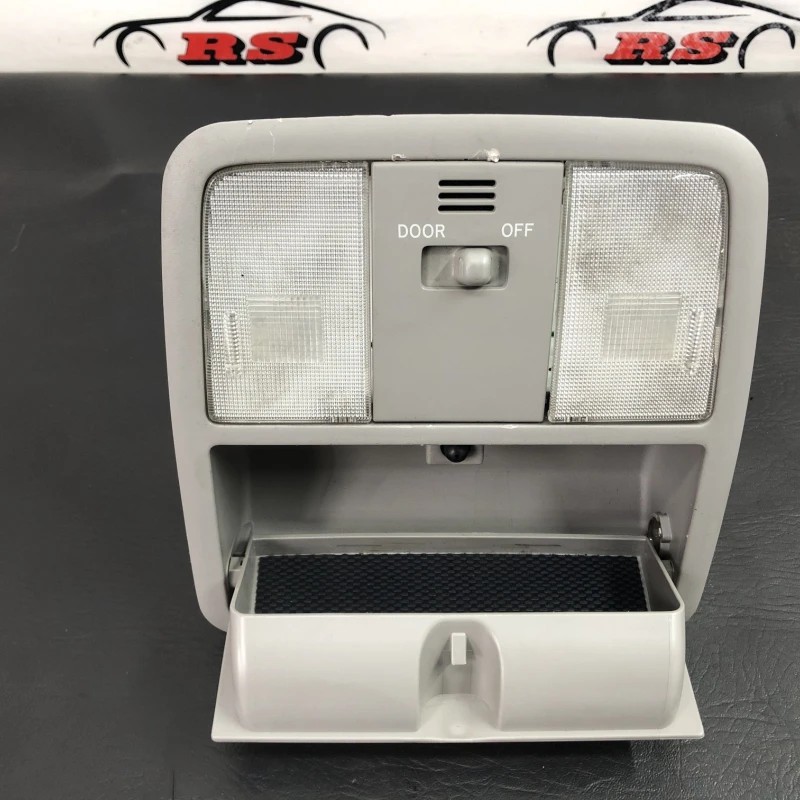 Plafoniera / Toyota Rav4 XA30 2007 / Interior