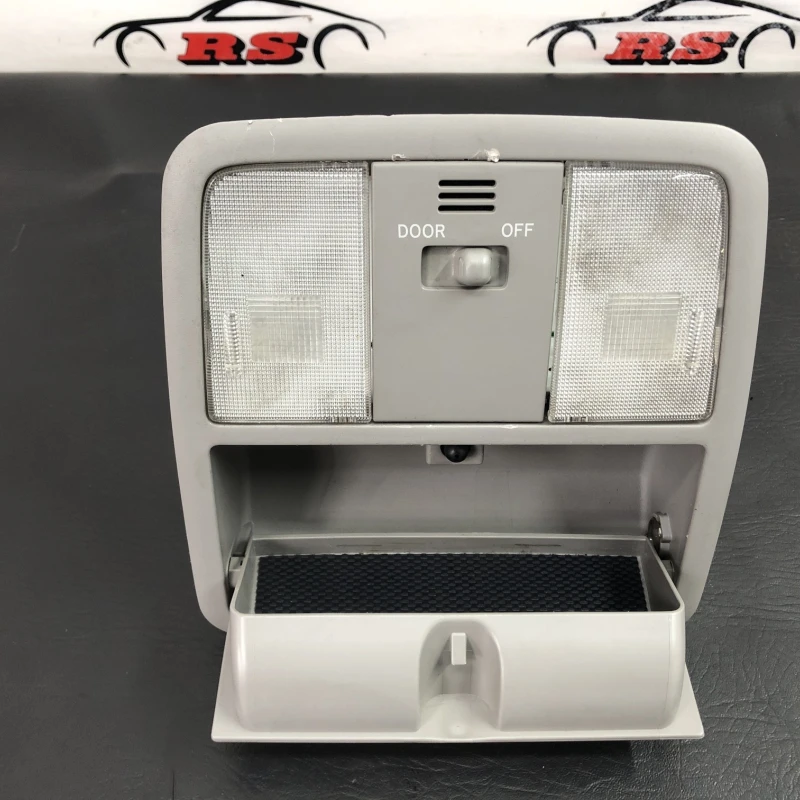 Plafoniera / Toyota Rav4 XA30 2007 / Interior