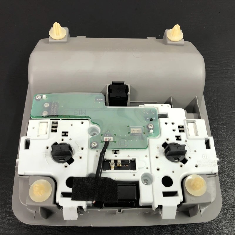 Plafoniera / Toyota Rav4 XA30 2007 / Interior