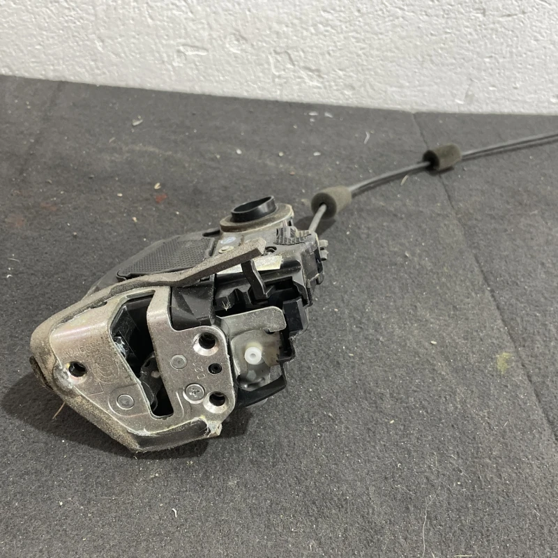 Iala broasca usa dreapta spate Toyota 