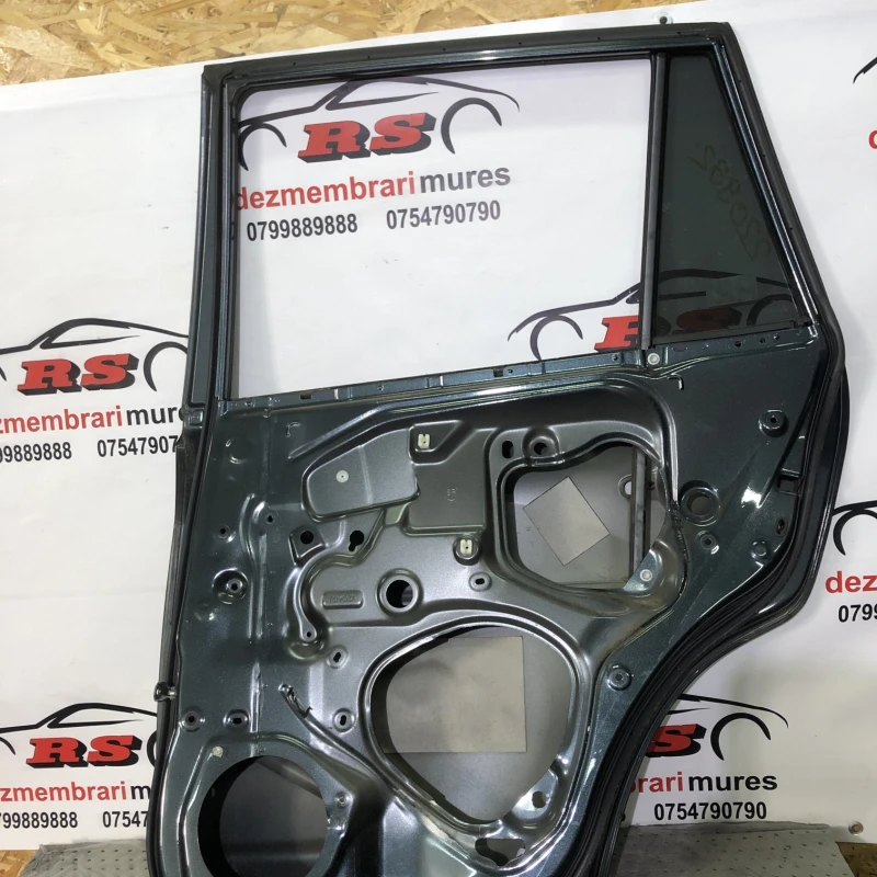 Usa dreapta spate / Toyota Rav4 XA30 2007 / Caroserie, oglinzi si faruri