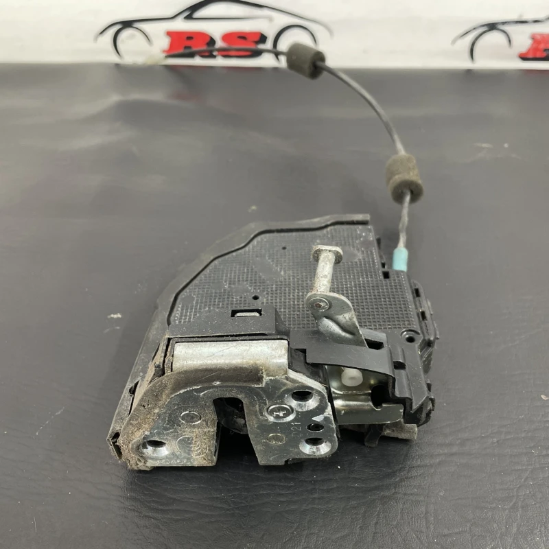Iala broasca usa dreapta spate Toyota 
