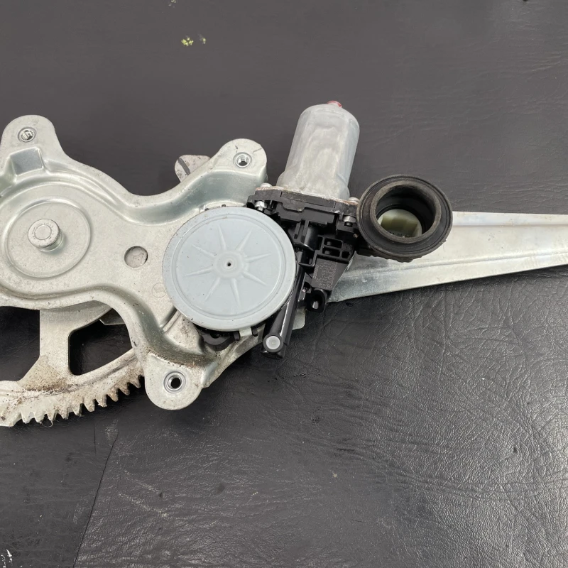 Macara geam dreapta spate Toyota 