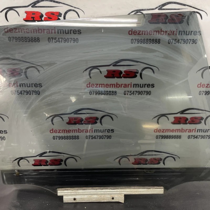Geam dreapta spate Toyota Rav4 XA30 2007