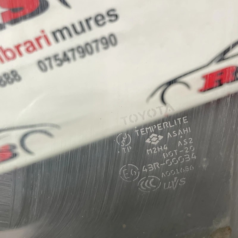 Geam stanga fata / Toyota Rav4 XA30 2007 / Caroserie, oglinzi si faruri