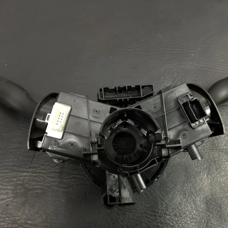 Spira volan cu manete / Opel Astra K 2019 / Audio si electronice