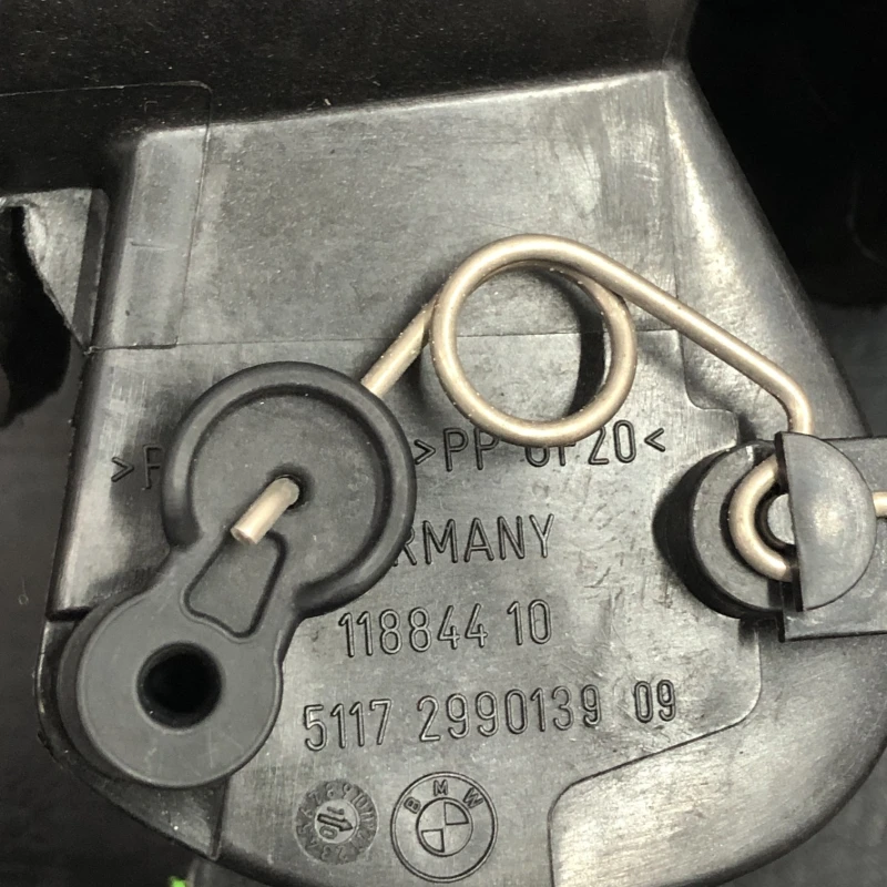 Capac usa rezervor / BMW X1 E84 2011 / Caroserie, oglinzi si faruri