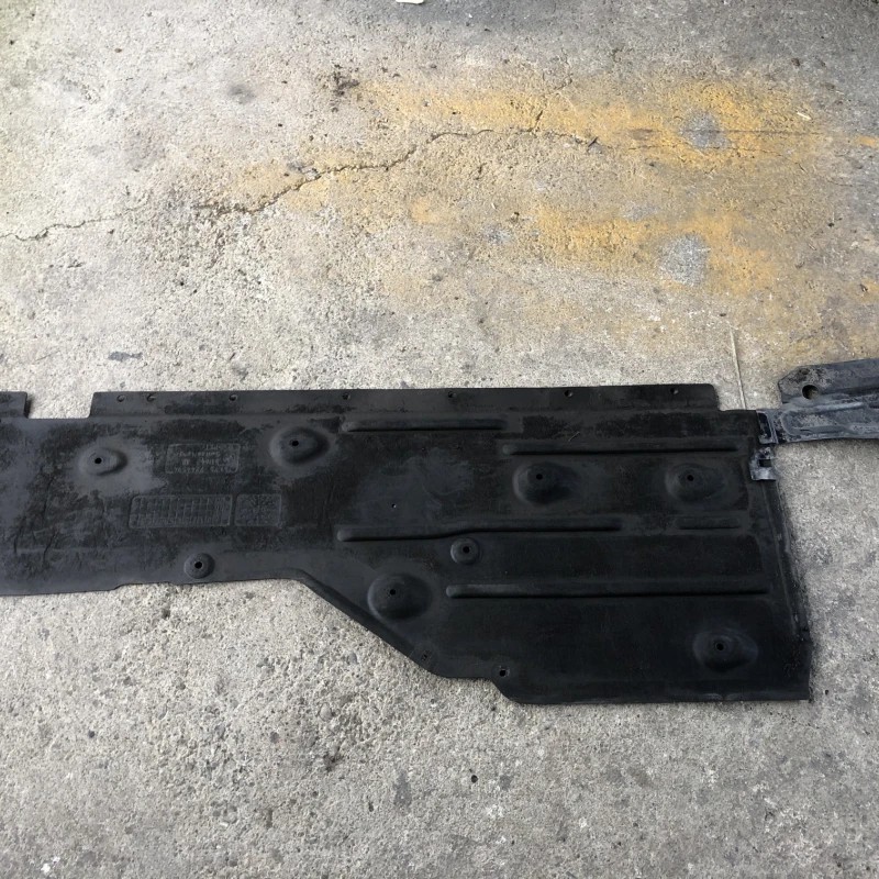 Scut caroserie dreapta BMW X1 E84 2011