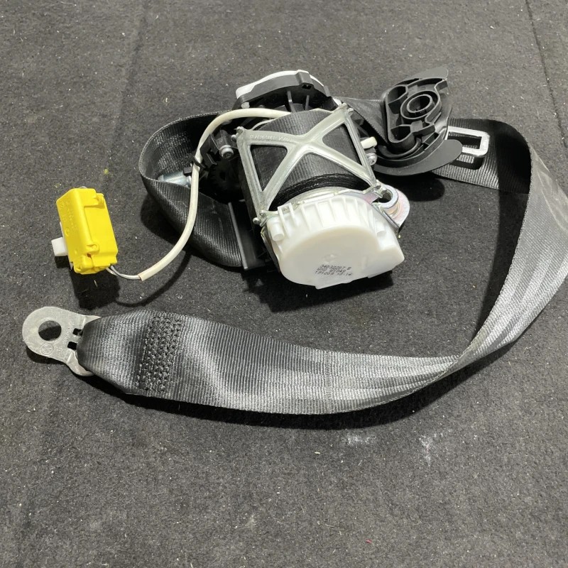 Centura dreapta fata Volkswagen Passat B6 2008