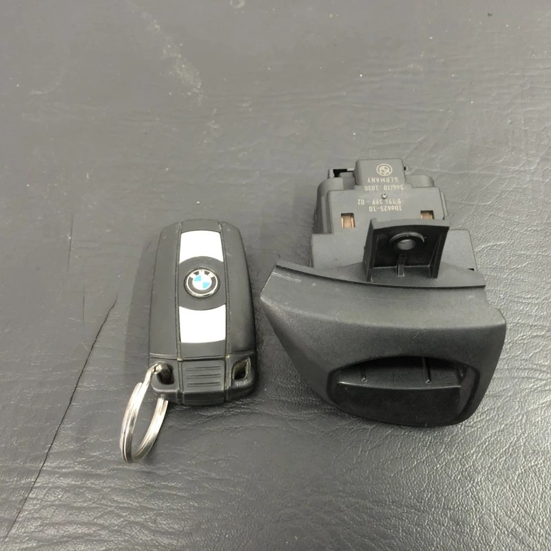Contact cu cheie BMW X1 E84 2011