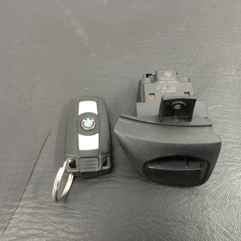 Contact cu cheie BMW 