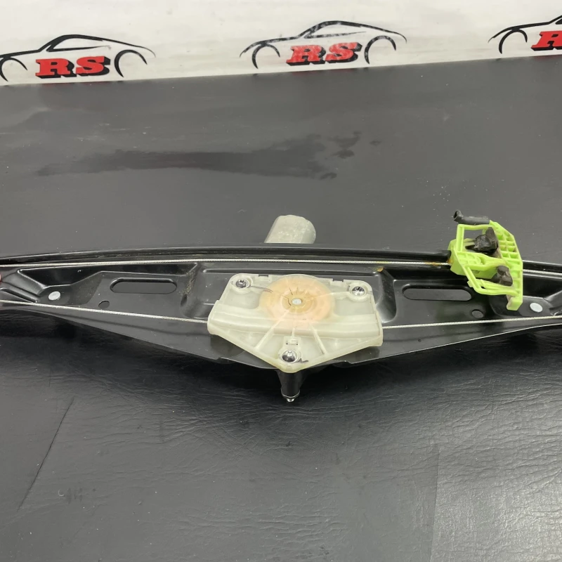 Macara geam stanga spate cu motoras / BMW X1 E84 2011 / Caroserie, oglinzi si faruri
