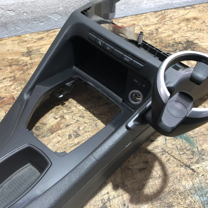 Cotiera centrala / BMW X1 E84 2011 / Interior