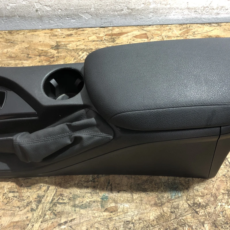 Cotiera centrala / BMW X1 E84 2011 / Interior
