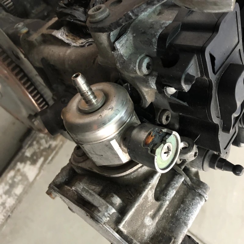 Motor CDH 001986 / Audi A4 B8 2010 / Motor, racire si evacuare