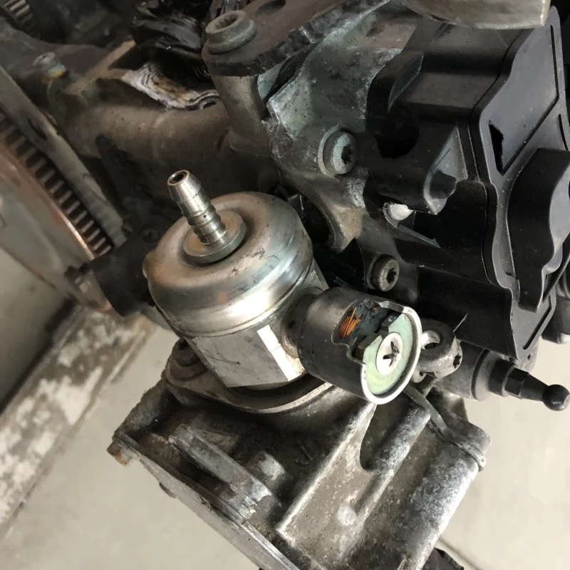 Motor CDH 001986 / Audi A4 B8 2010 / Motor, racire si evacuare