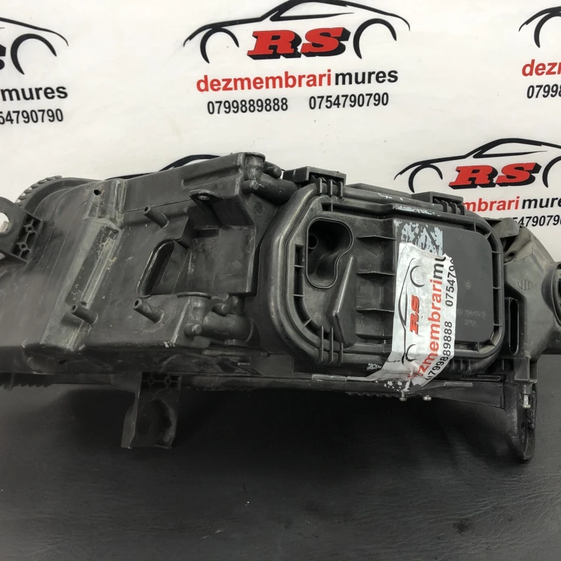 Far dreapta xenon / Audi A6 C6 2008 / Caroserie, oglinzi si faruri