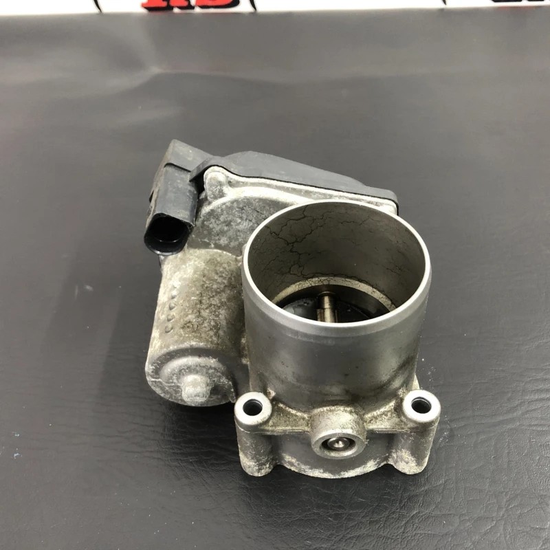 Clapeta de acceleratie / Volkswagen Golf MK6 2011 / Motor, racire si evacuare