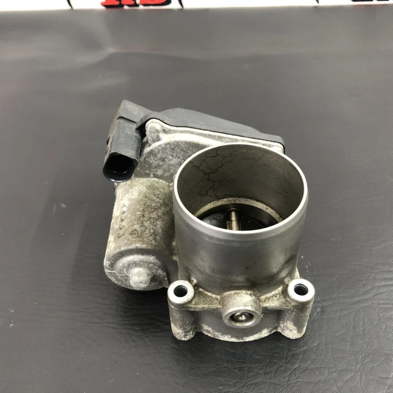 Clapeta de acceleratie / Volkswagen Golf MK6 2011 / Motor, racire si evacuare
