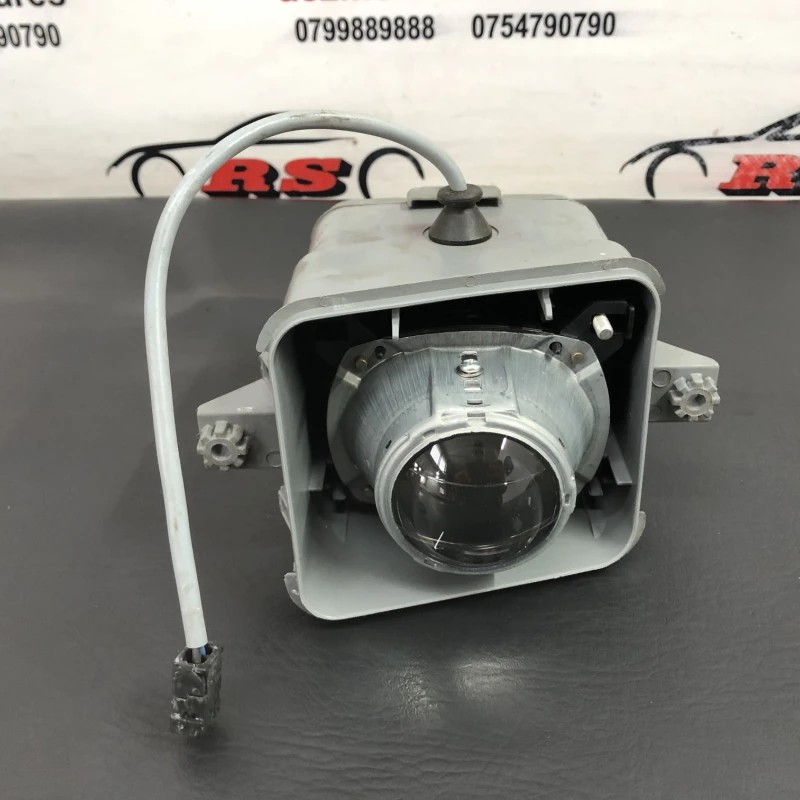 Proiector dreapta Mercedes-Benz SL R129 1990