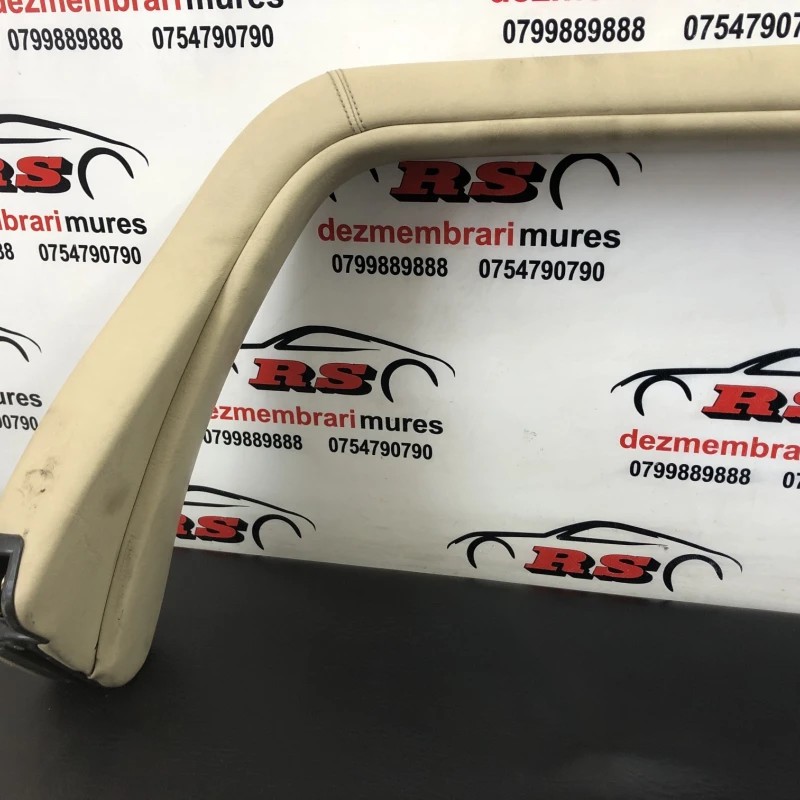 Roll over bar / Mercedes-Benz SL R129 1990 / Interior