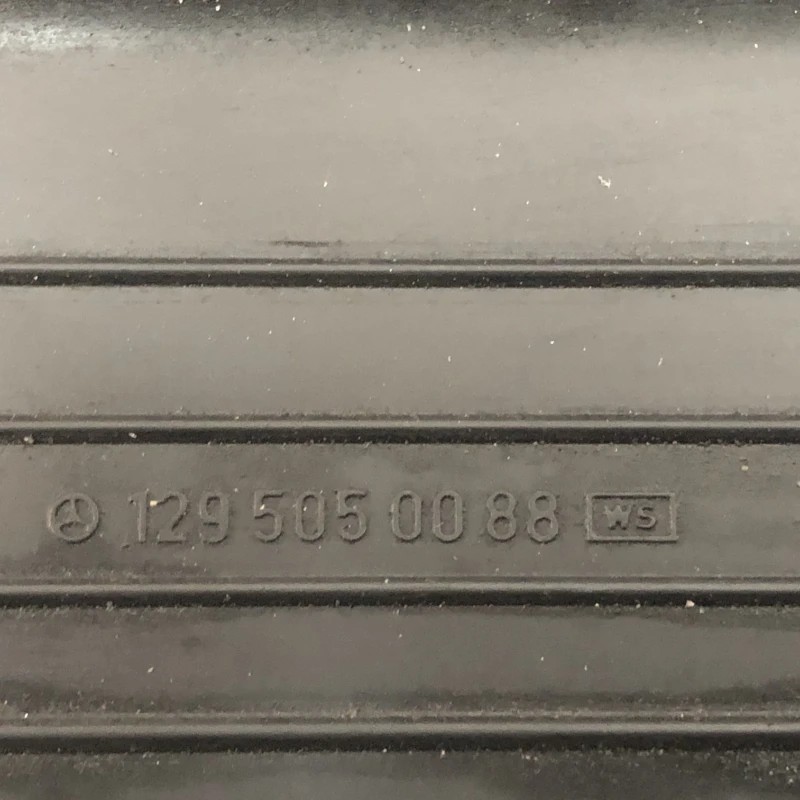 Scut radiator / Mercedes-Benz SL R129 1990 / Caroserie, oglinzi si faruri