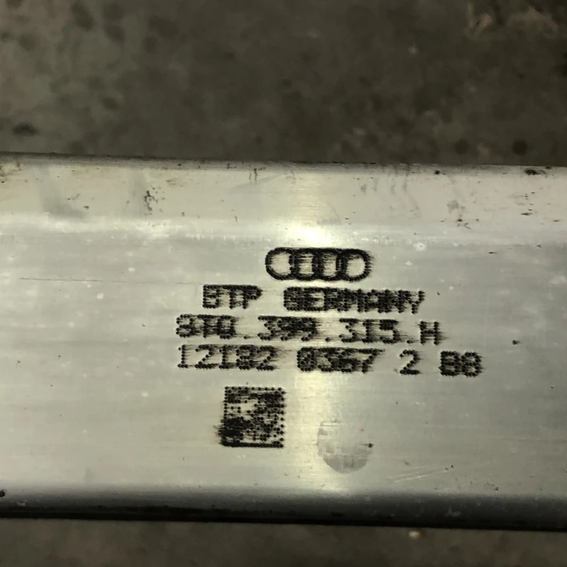 Punte fata jug suport motor / Audi A4 B8 2010 / Directie si suspensie