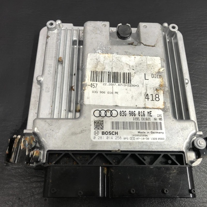 Calculator motor ecu / Audi A6 C6 2008 / Audio si electronice