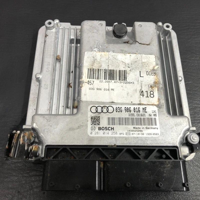 Calculator motor ecu Audi 