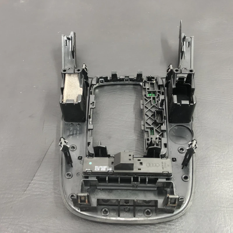 Ornament trim schimbator / Audi A4 B8 2010 / Interior