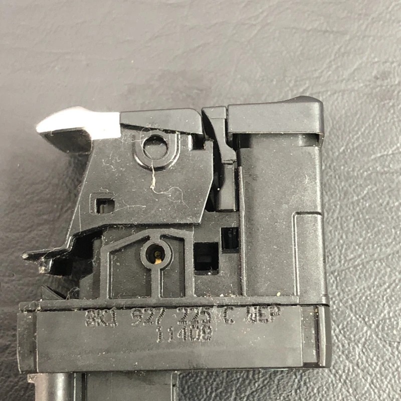 Buton frana de mana / Audi A4 B8 2010 / Interior