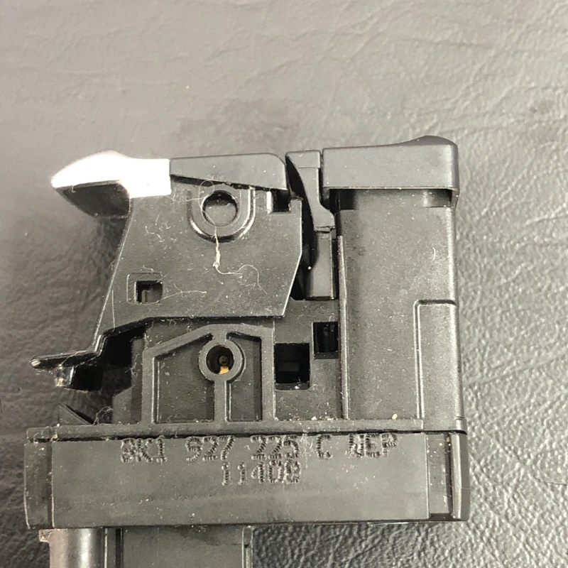 Buton frana de mana / Audi A4 B8 2010 / Interior