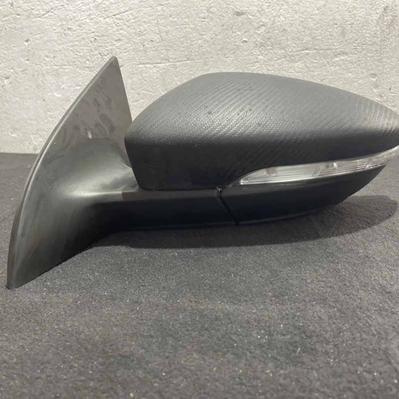 Oglinda stanga / Volkswagen Passat CC 2011 / Caroserie, oglinzi si faruri